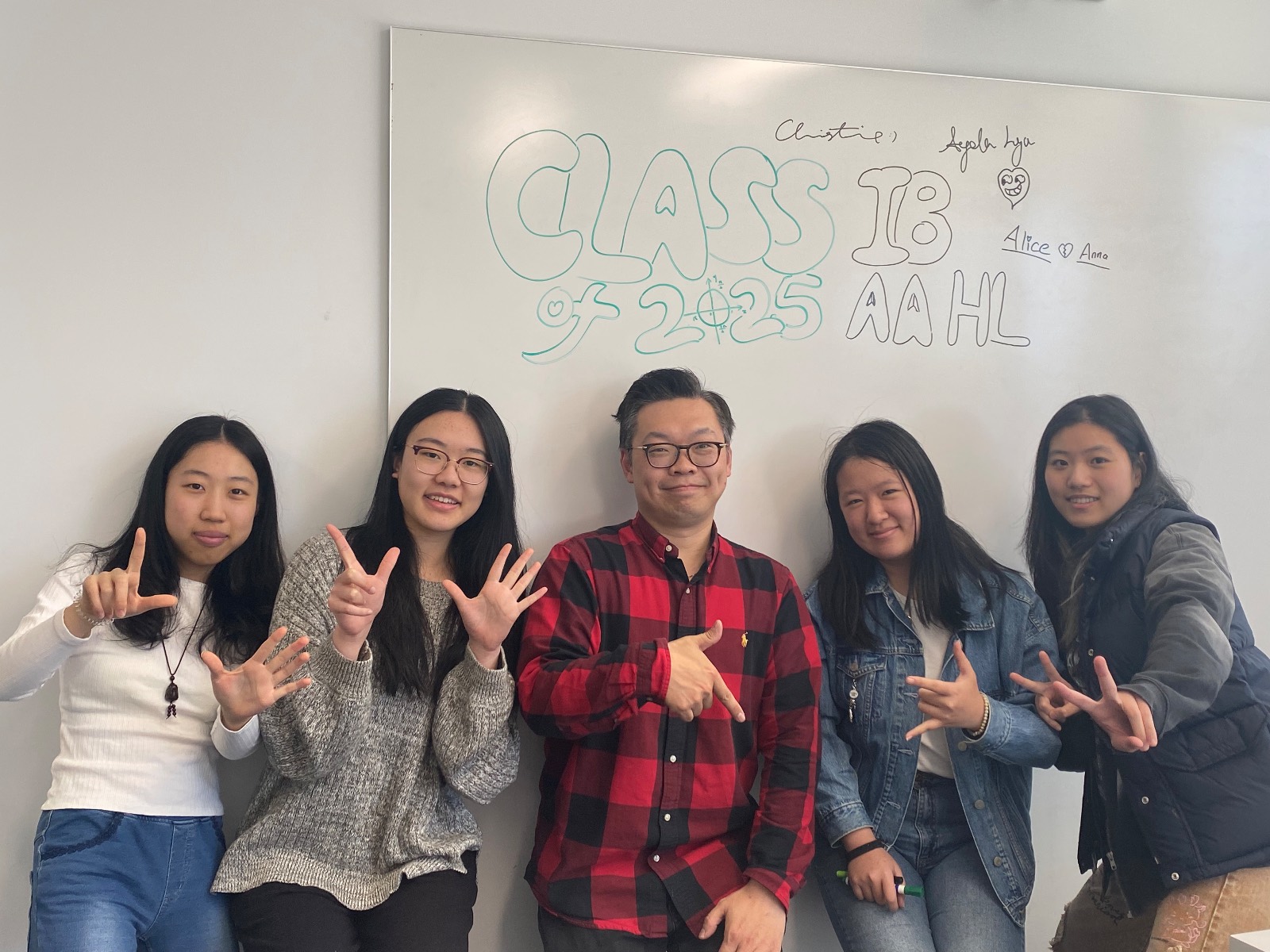 Year 12 IB Maths AA HL Group Photo at Super Tutors, Hawthorn East, 2025